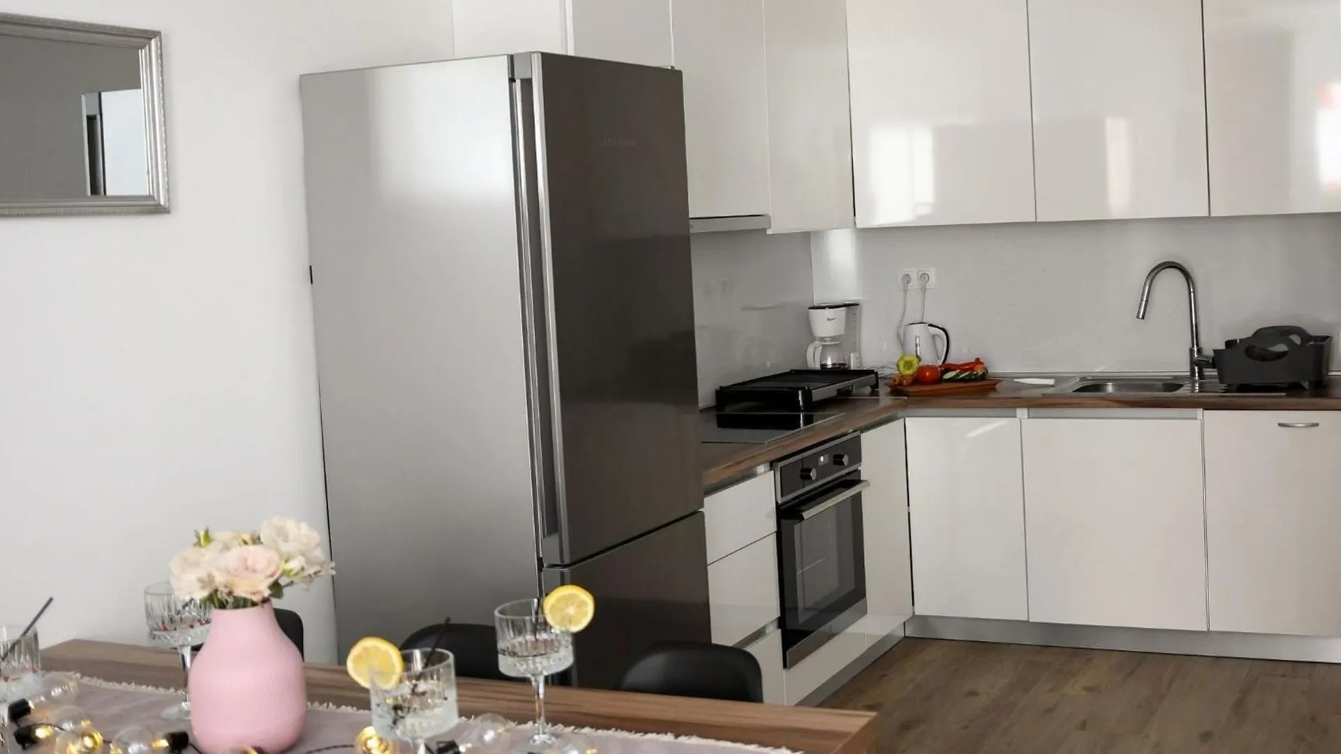 Stylish Okrug Gornji Apartment With Terrace And Patio Trogir 0*,