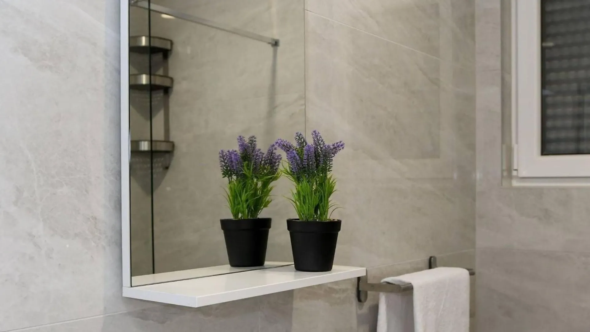 Stylish Okrug Gornji Apartment With Terrace And Patio Trogir
