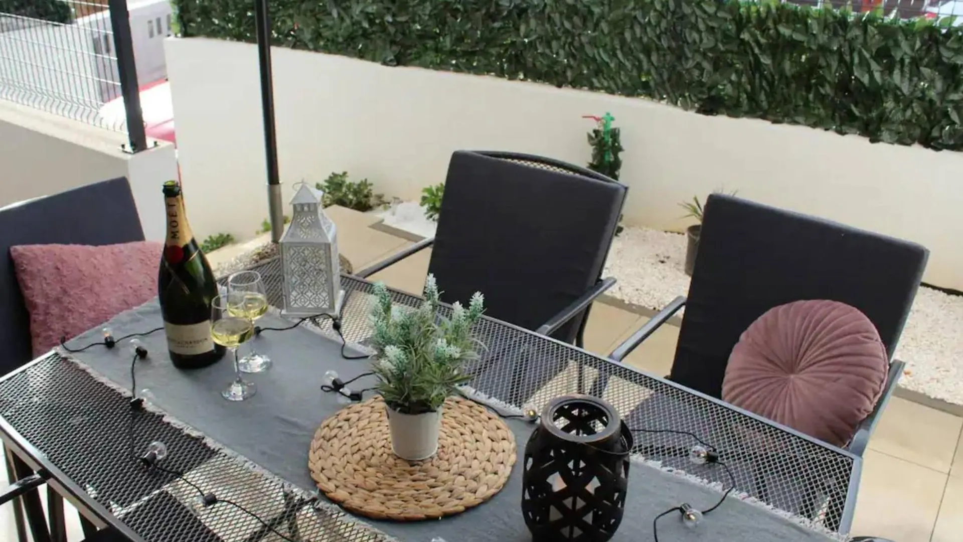 Stylish Okrug Gornji Apartment With Terrace And Patio Trogir
